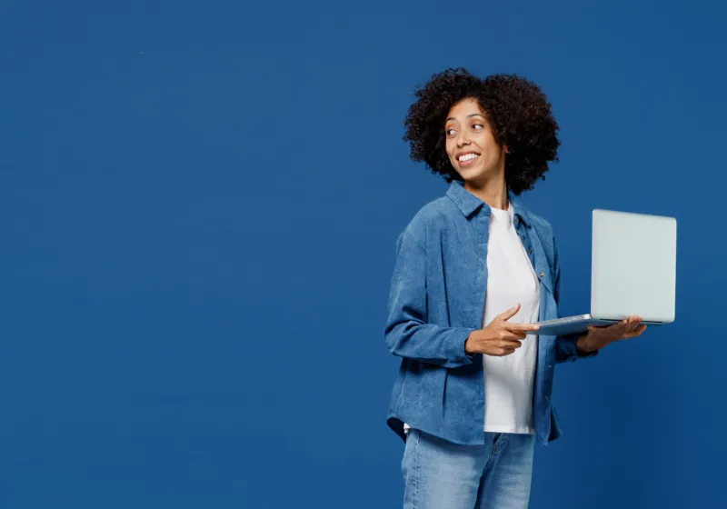 A women with her laptop